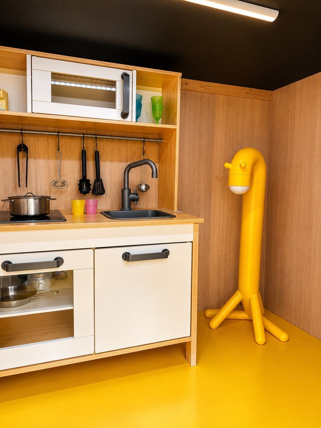 Cocinita de juguete para que los peques jueguen a cocinar